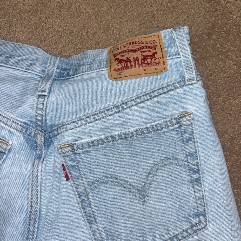 LEVI 501 SHORTS - Picture 2 of 5
